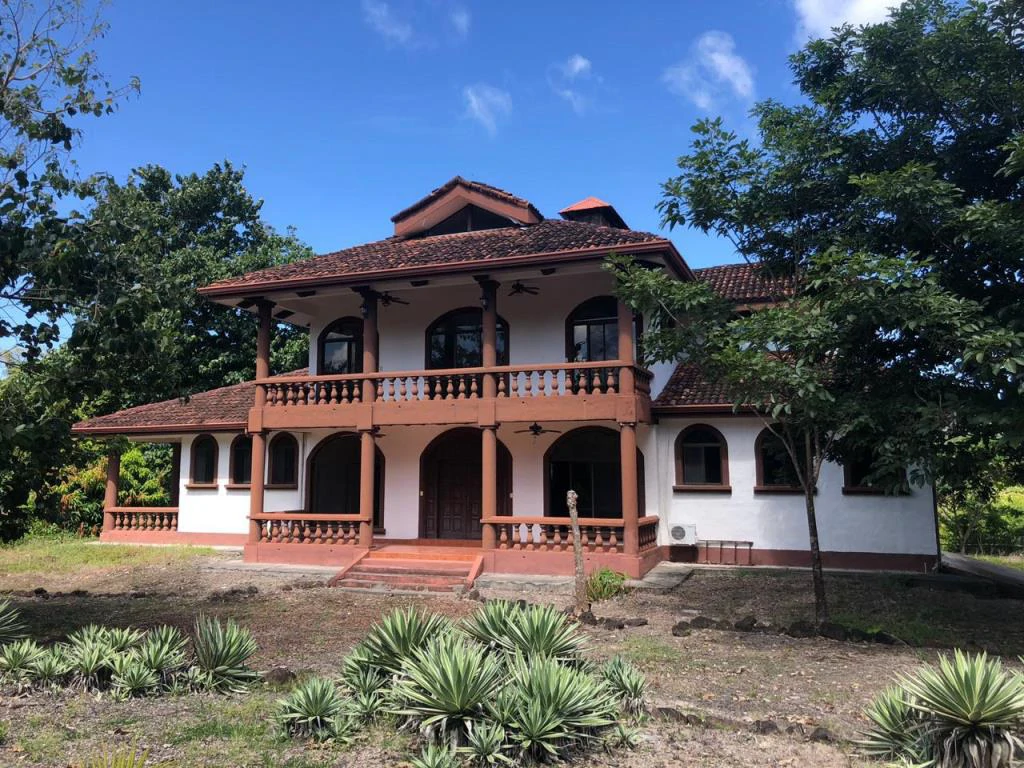 Teak Farm for Sale with a Hacienda Villa and 3 houses in La Cruz, 1 hour away from Liberia - Gallery image 18