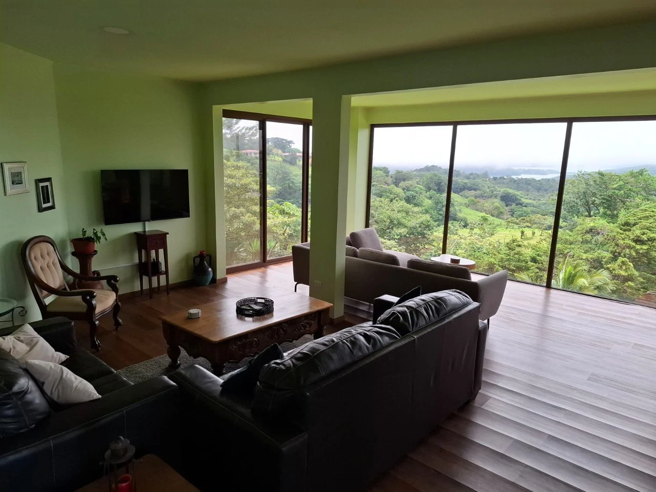 El Condor Casa: REDUCED by $ 50K  ! 3/3 Home With 4 Beds on Just Under 1 Acre. Income producer - Gallery image 3