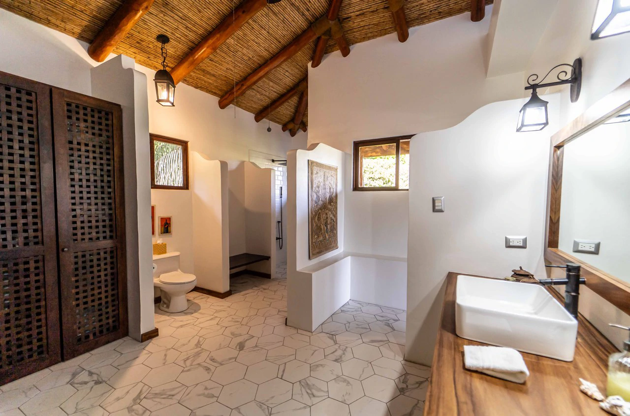 Casa Serenidad: Near the Coast House For Sale in Zapotal - Gallery image 17