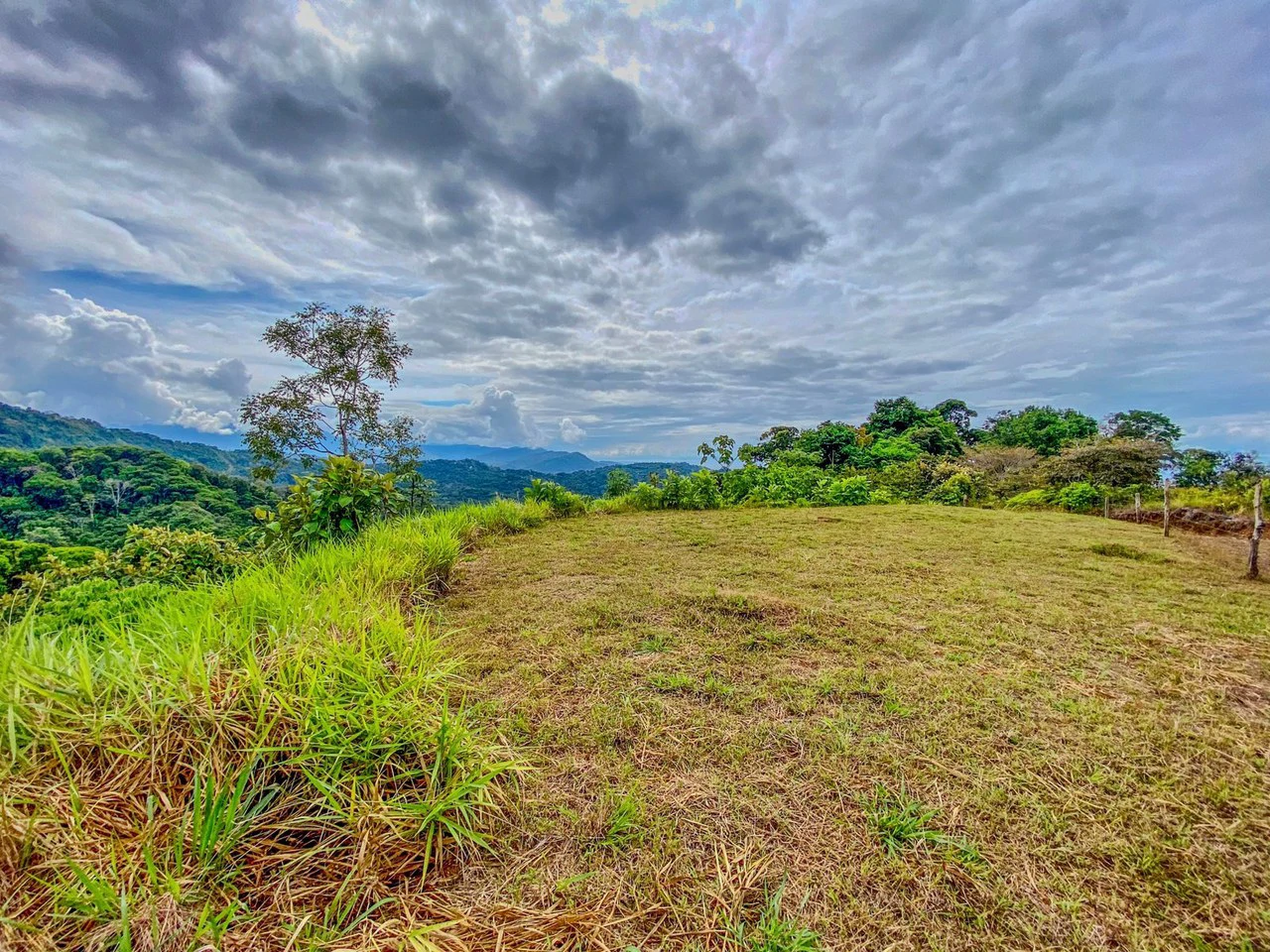24.46 ACRES- Ocean And Mountain View Land, 4 Building Areas, Legal Water, Public Road, 20min From Beaches!!! - Gallery image 8