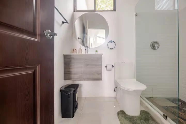 Butterfly Wings House 3 Bed 2 Bath Walking Distance To Town - Gallery image 32