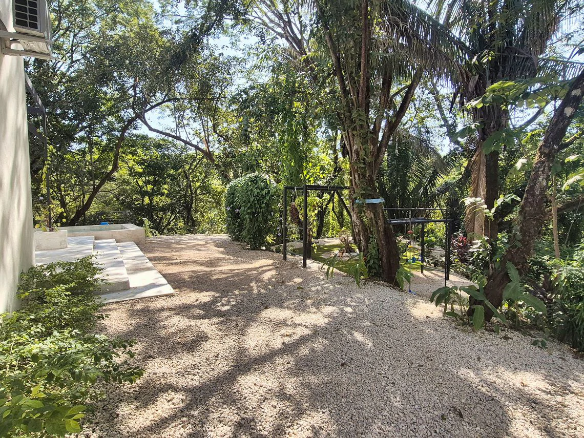 Casa Kapacha: Modern Family Oasis in Samara Woods – 4 Bedrooms, 3 Bathrooms and Swimming Pool, Just 6 Minutes from the Beach - Gallery image 6