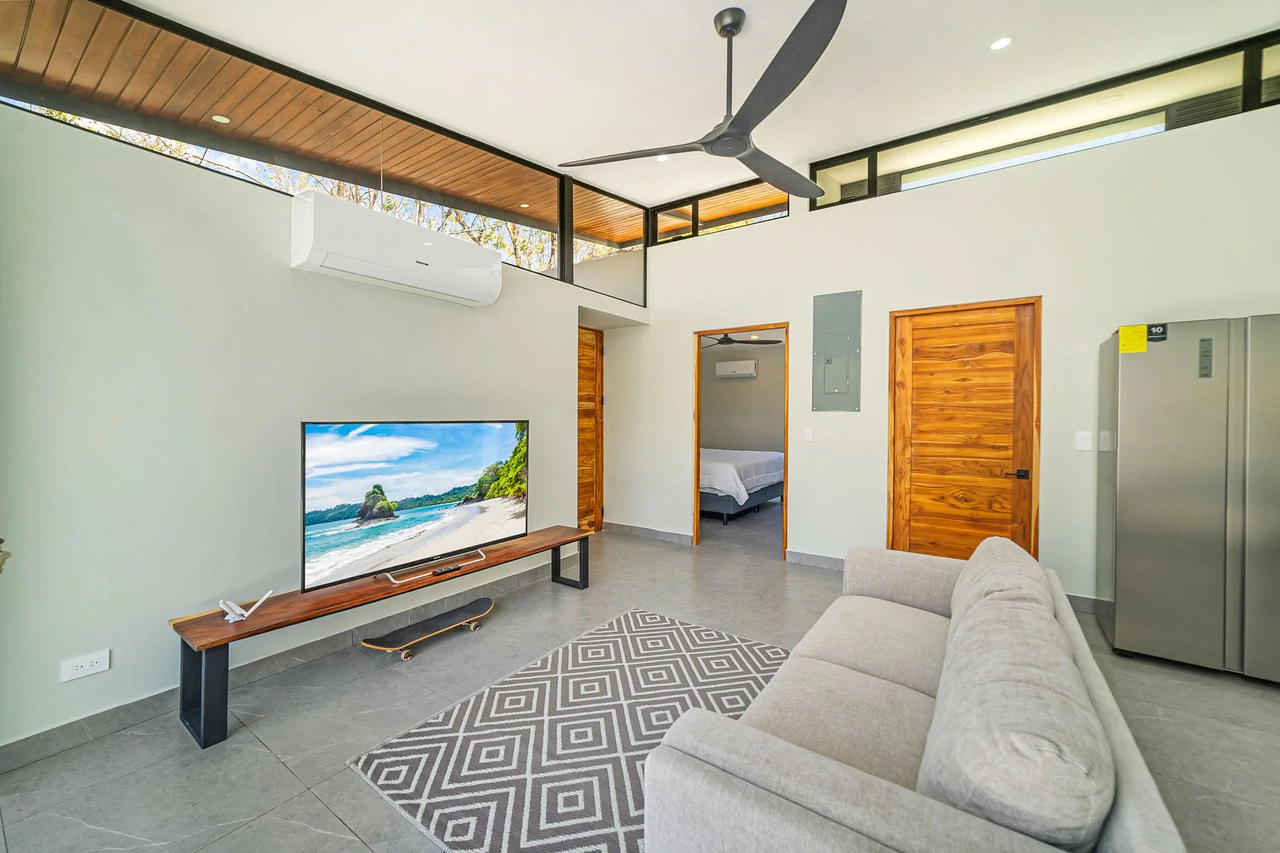Casa Almendro: Contemporary 3BR Home - Gallery image 17