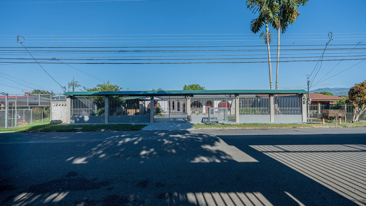 Completely Renovated 5 Bedroom Home in the Heart of San Isidro - Gallery image 83