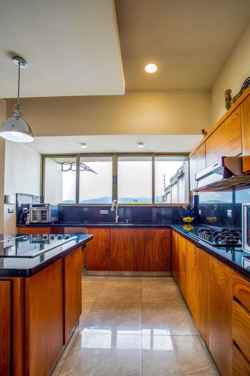 Exclusive 3-Level House in Los Tucanes, San Ramón, Costa Rica - Gallery image 11