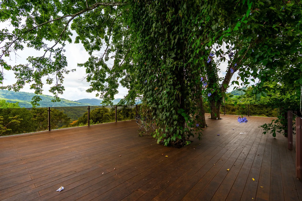 Prime 7.8 Acre Commercial Property with Restaurant for Sale in Costa Rica - Gallery image 33