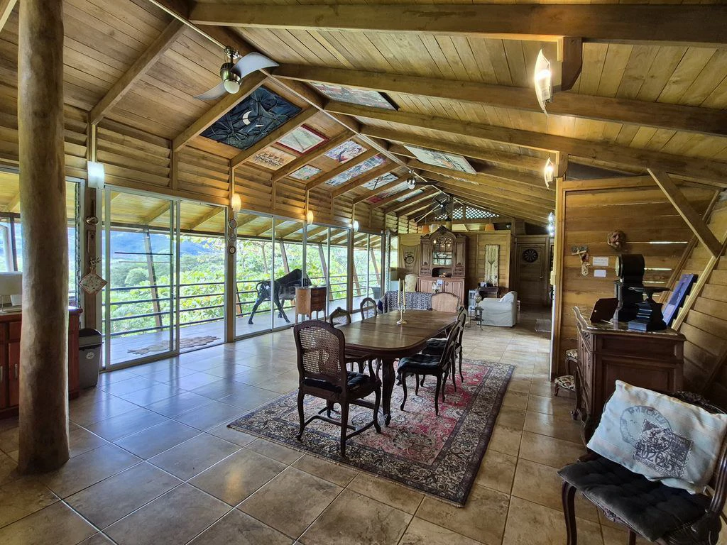 Casa Del Toro: Charm and Serenity in the Hills of Hojancha – 5-Bedroom House with Pool and Bungalow - Gallery image 8
