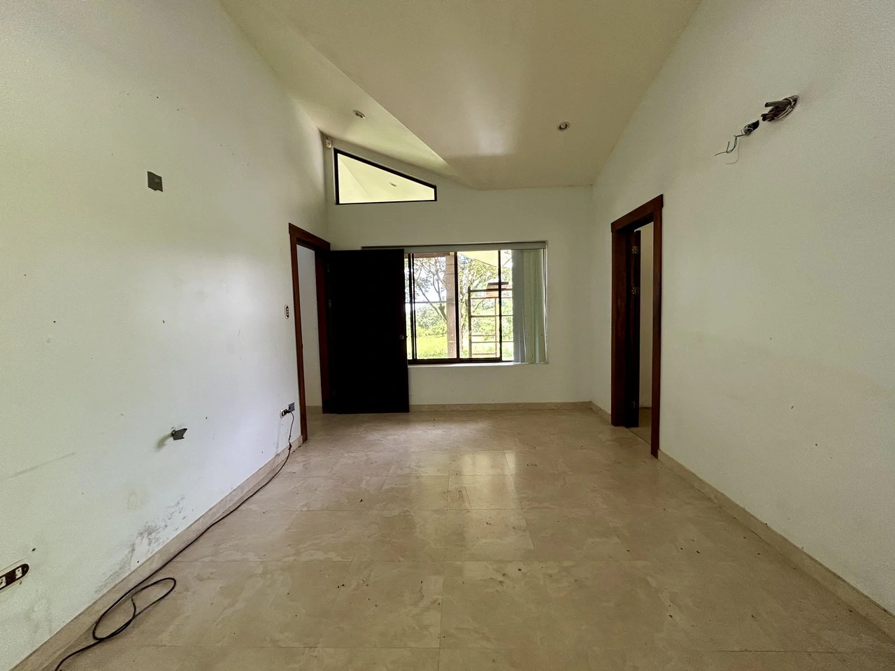 Fixer-Upper Home with an studio Office in Palmar Norte on a 7.58 Acres Property - Gallery image 15