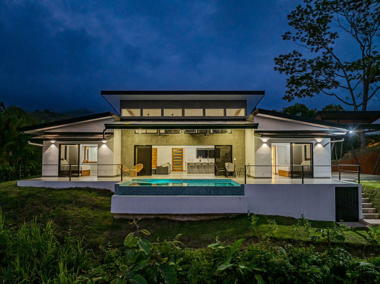 CHONTALES NEW VILLA WITH PANORAMIC OCEAN AND MOUNTAINS VIEWS: Mountain Villa For Sale in Ojochal - Gallery image 2