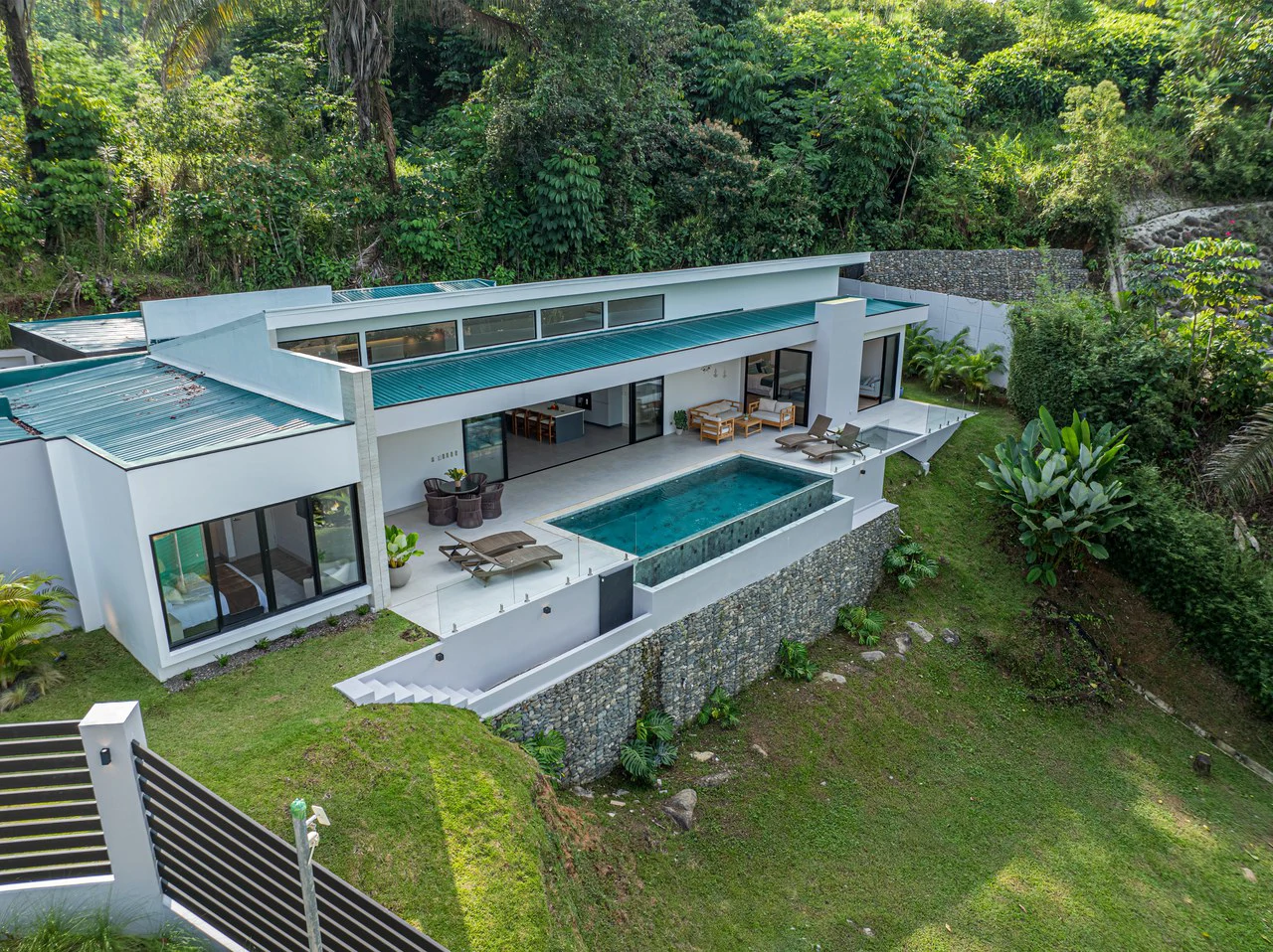 Luxury, Comfort & Investment Potential – Ocean-View Home in Uvita - Gallery image 38