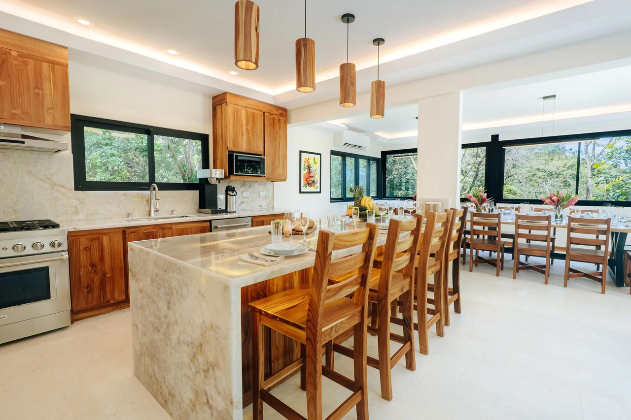 Grand luxury 9 bedroom, 9.5 bath Rainforest & Mountain View Estate near Marina Pez Vela - Gallery image 12