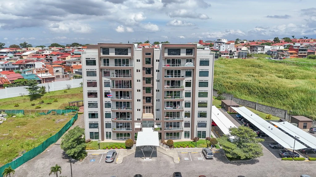 Apartamento de 2 Habitaciones + Sala de TV en Torres de Velarde Heredia: Apartment For Sale in Barreal - Gallery image 2