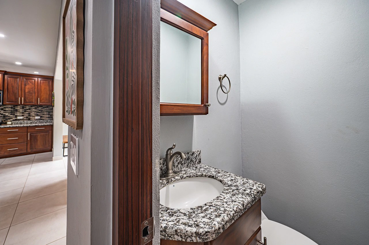 A Home in Jaco's Best Gated Community!: Near the Coast Condominium For Sale in Jacó - Gallery image 12