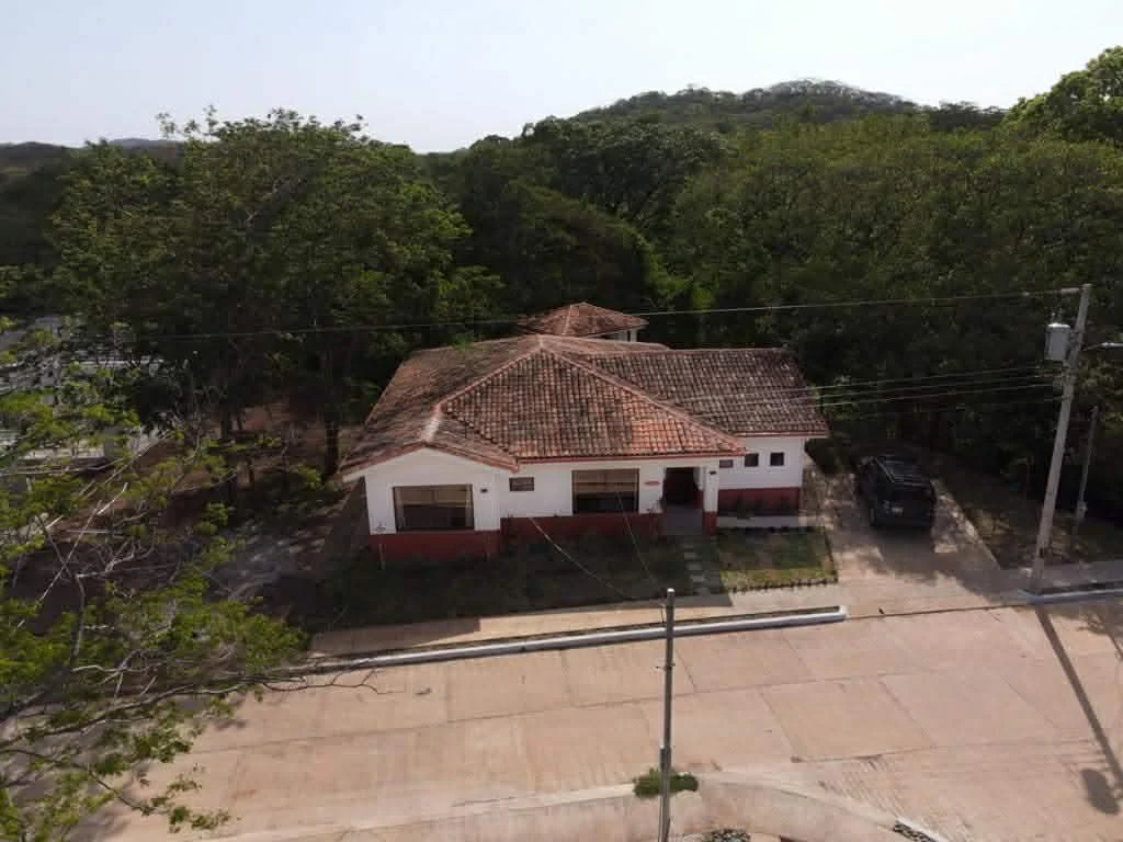 Modern-Style Home with Pool in Gated Community Near Tamarindo - photo 34