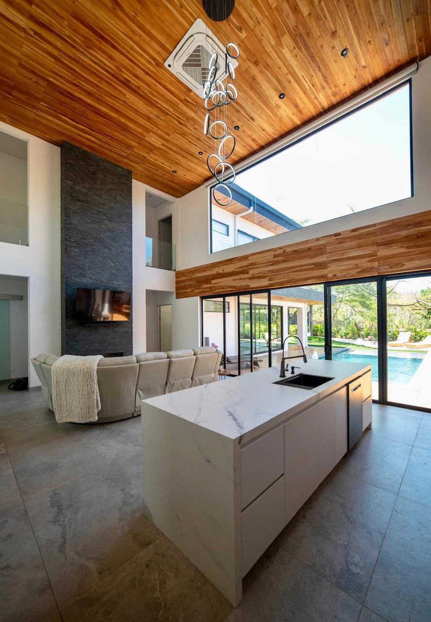 Casa La Ola Perfecta: Luxury 5-Bedroom Home with Pool Near the Beach in Hacienda Pinilla - Gallery image 3