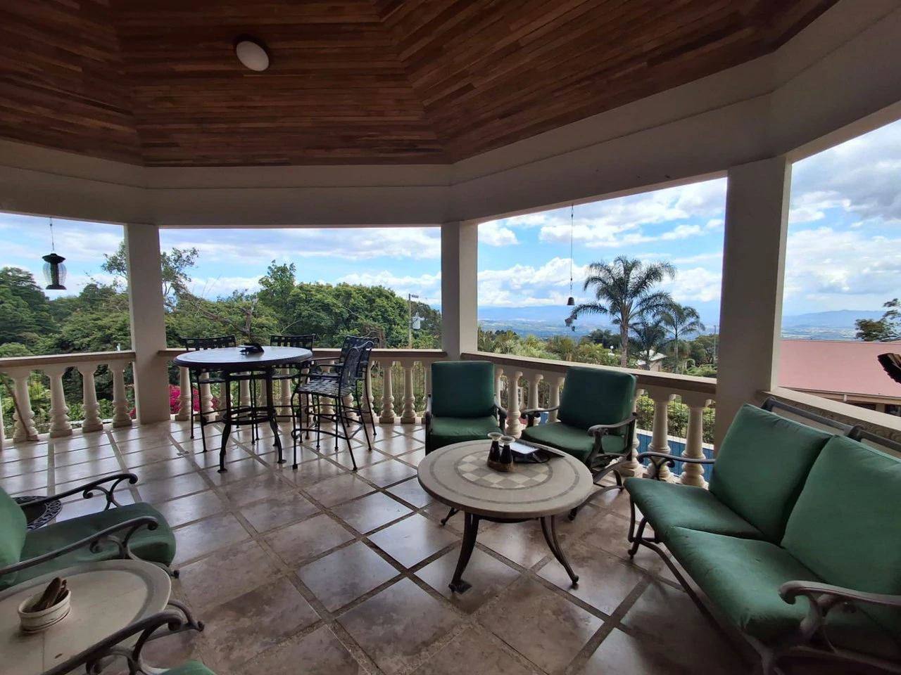 Magnificent mansion: Luxury Home + Pool, 3 Villas + Views! - Gallery image 13