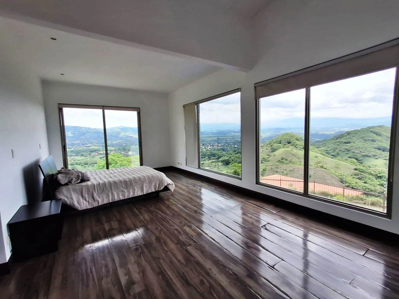 Casa Spectacular!: Entertainer's Dream Estate with Unrivaled 300° City Views! - Gallery image 14
