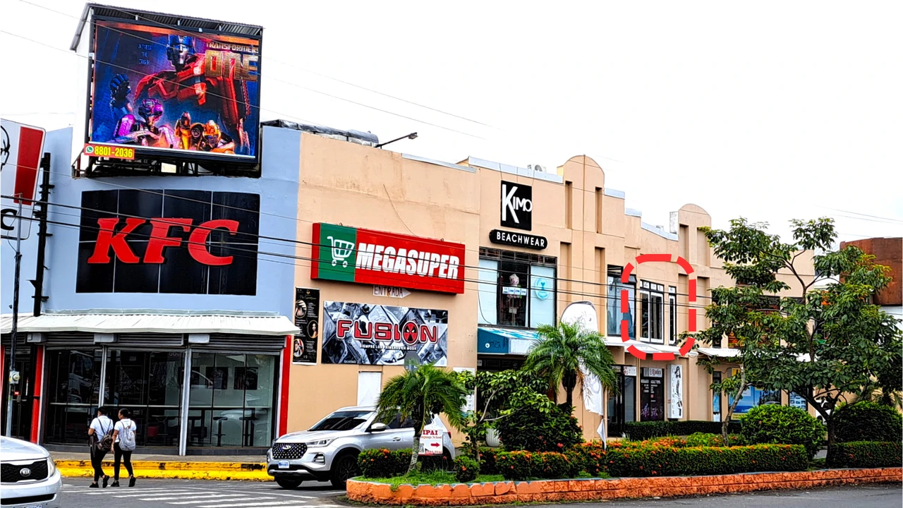 Shop Space with Loft in Jaco’s downtown Plaza Coral for Sale or Rent - Gallery image 2