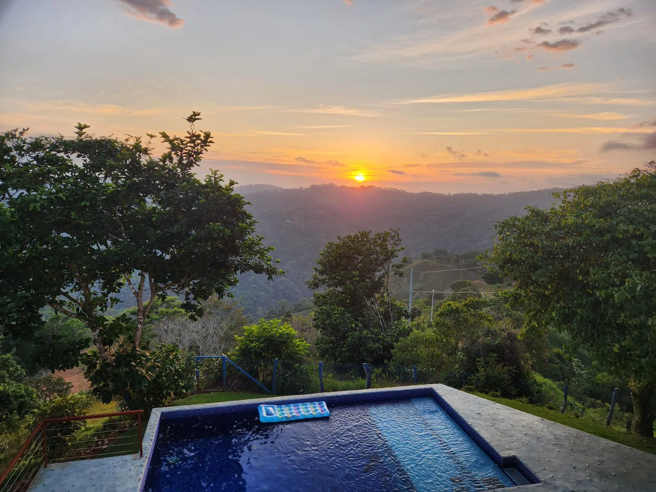 1.97 ACRES – 3 Bedroom Home With Pool, 360 Degree Mountain And Ocean View!!!!: Near the Coast and Mountain House For Sale in Platanillo de Dominical - Gallery image 7