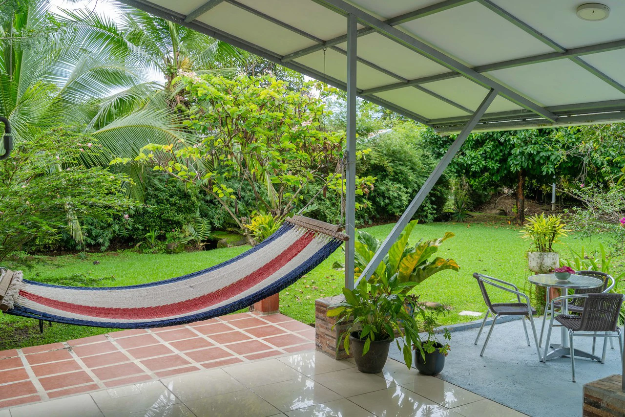 Matapalo gated home, 5 minutes from beach - Gallery image 22