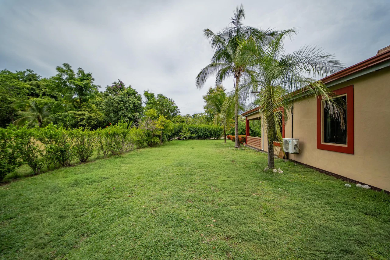 Private 3-Bedroom Home on a Double Lot Minutes from Sámara Beach - photo 21