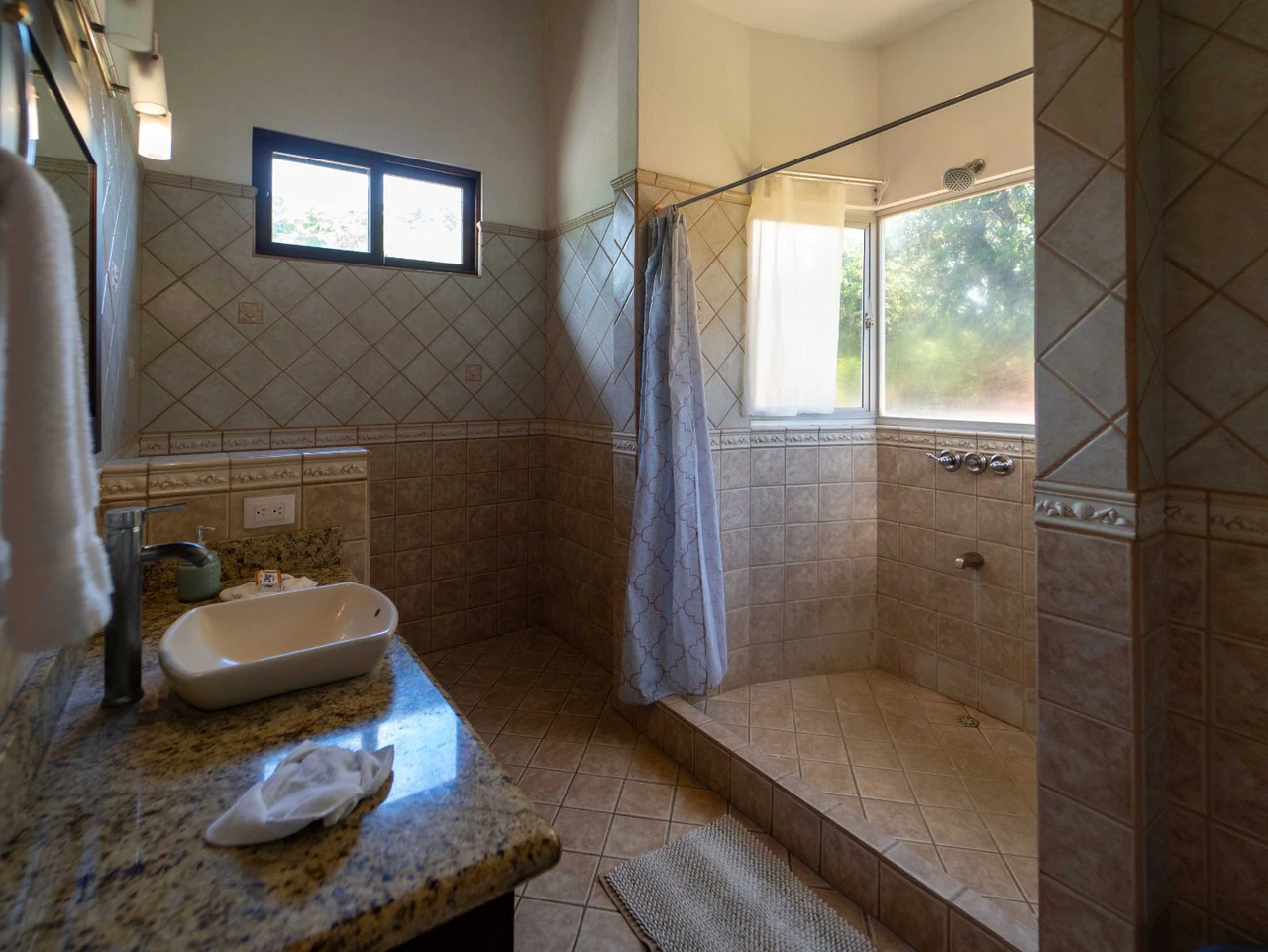 Oasis - Tropical Haven with Two Homes in Carrillo - Gallery image 20