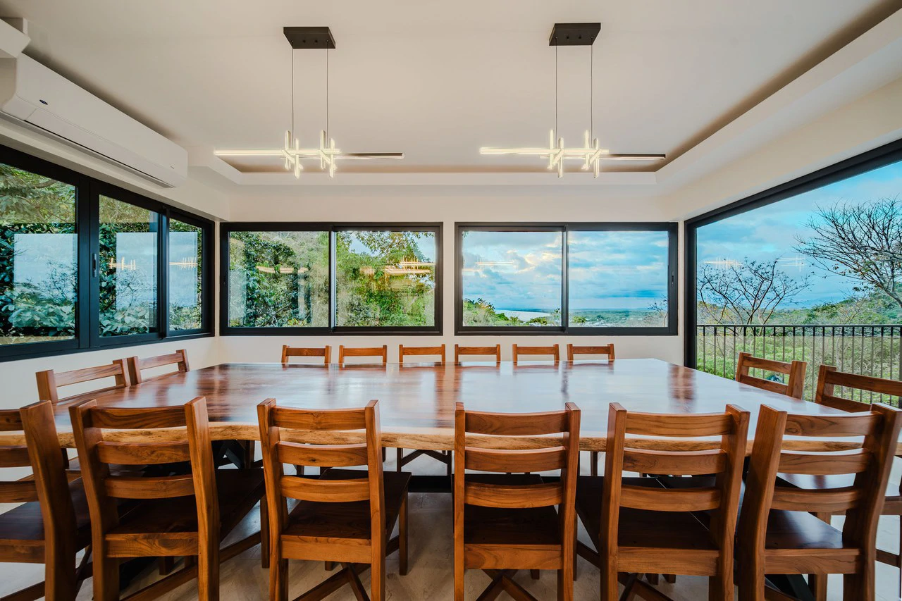 Exceptional Ocean & Jungle-View Estate in a Prestigious Gated Community near Marina Pez Vela - Gallery image 20