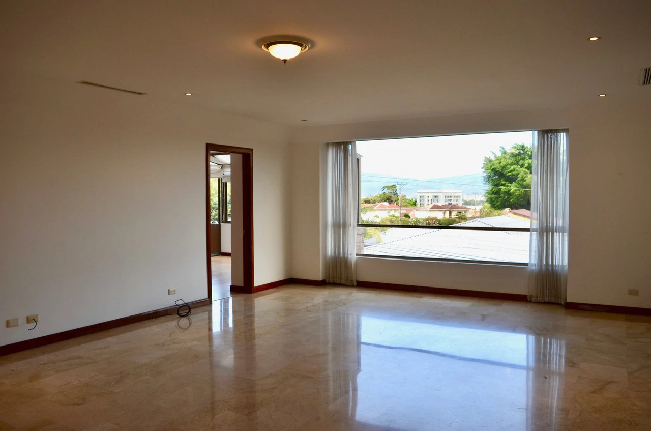 VENTA DE APARTAMENTO DE LUJO EN ESCAZU TORRE LOS LAURELES: Apartment For Sale in Los Laureles - Gallery image 5