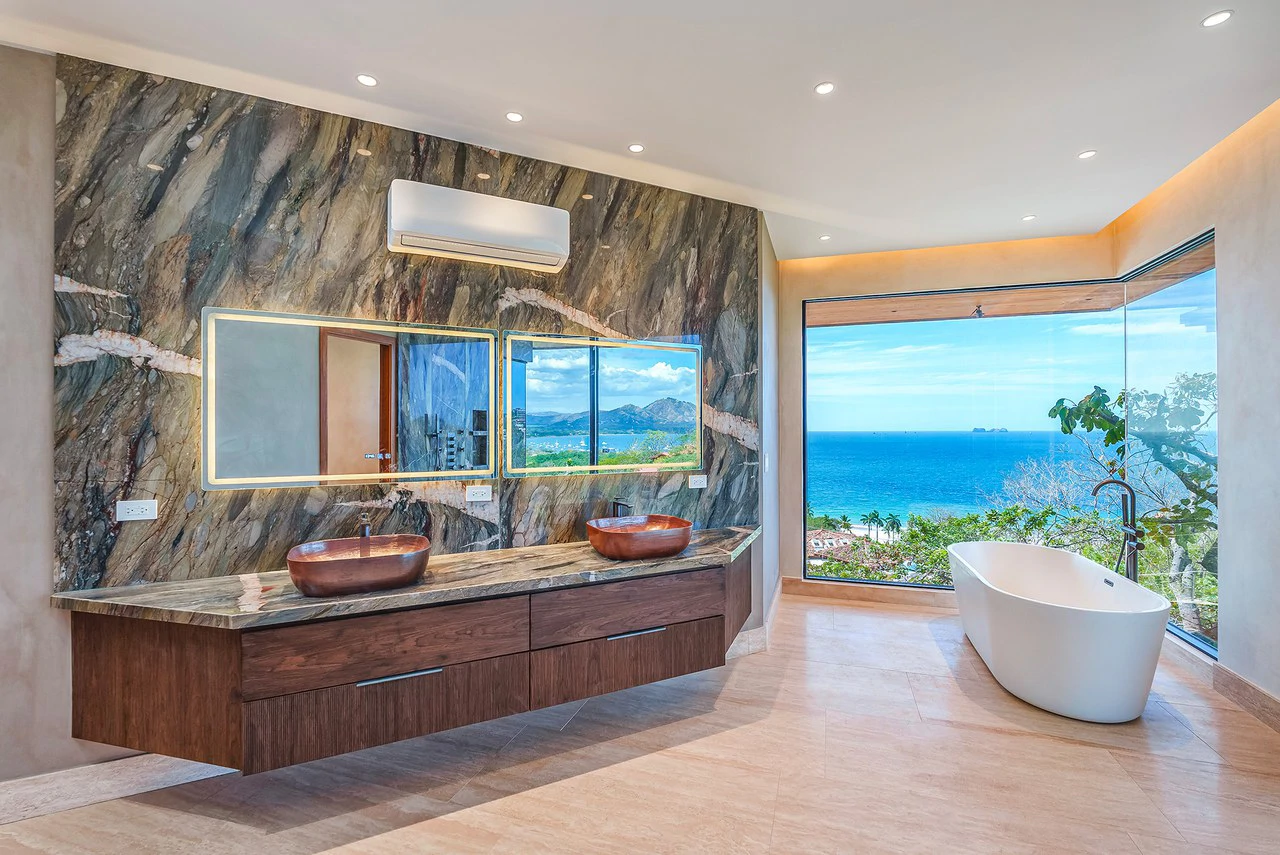 El Palacete Flamingo: 7BR Luxury Home with Vast Ocean Views - Gallery image 12