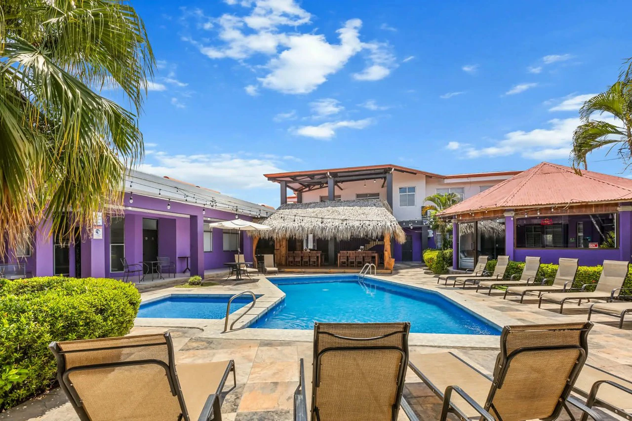 Tropical Paradise: 20-Room Private Vacation Rental Near Cocal Casino