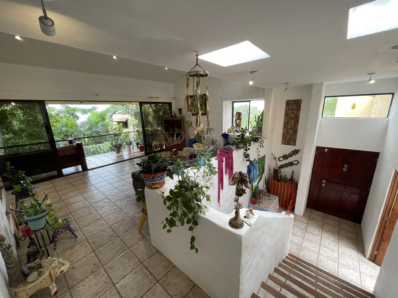 Loma Real P430: Spacious 5-Bedroom Home in Gated Community in Escazú, Guachipelin Norte - Gallery image 2