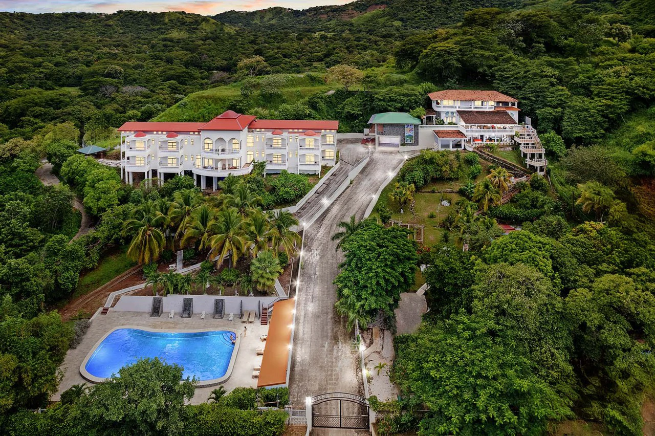 Casa Tranquila: Casa Tranquila 19 Bedroom Ocean View Homes