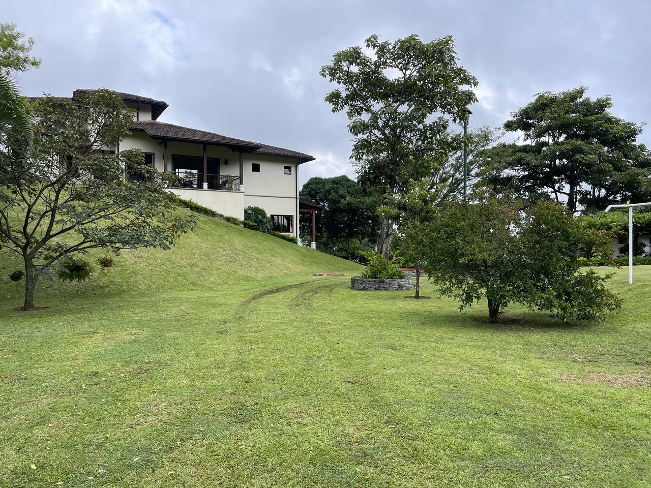 Main house plus 7 rental cabins — a proven income-generating property. - Gallery image 27