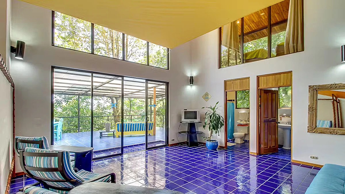Manuel Antonio Villa: Manuel Antonio Villa with Subdividable Lot or Expansion - Gallery image 12