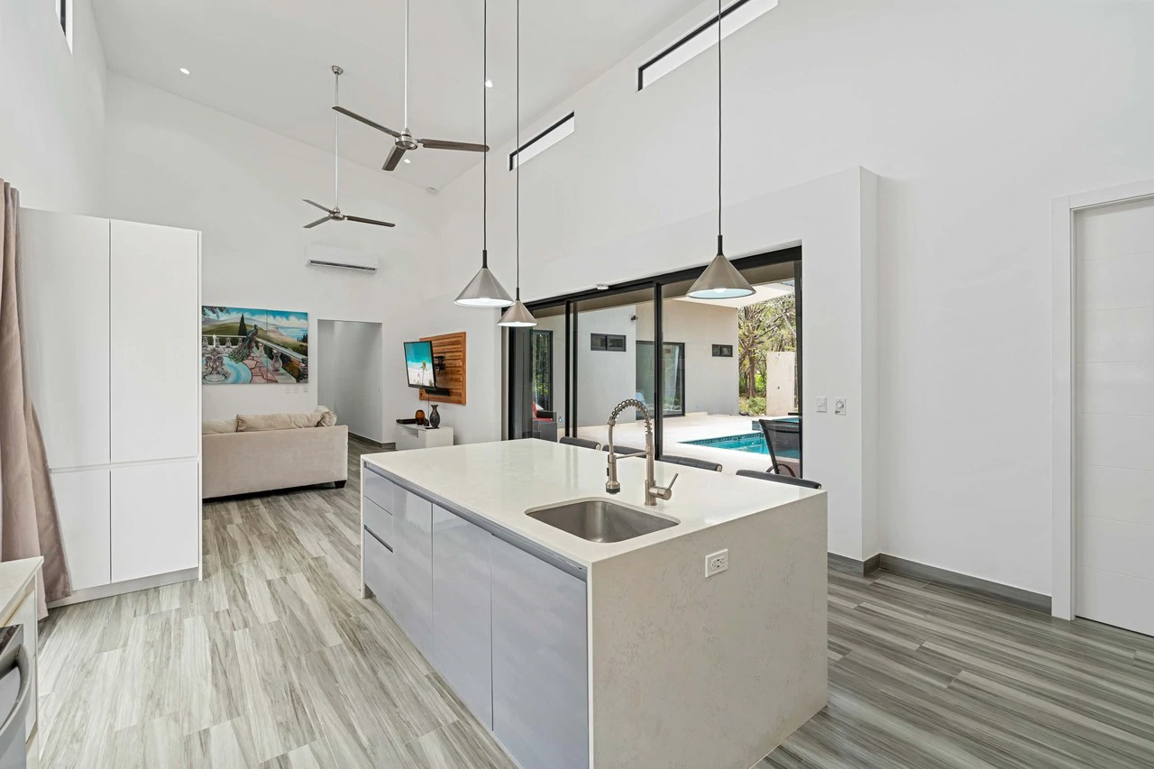Casa Avalon: New 4-Bedroom Home on 1.48-Acre Lot – Build 2 More Structures, Just Minutes from the Beach! - Gallery image 6