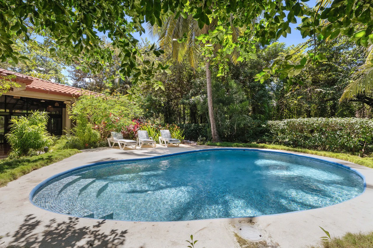 Casa El Coco: Modern Beach Retreat Steps from the Sand in Palm Beach Estates - Gallery image 17
