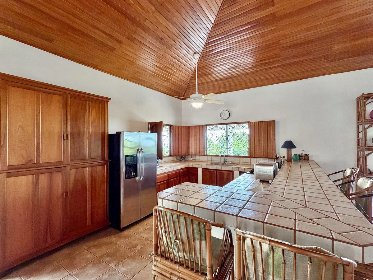 3.64 ACRES - 3 Bedroom Home With Expansive Ocean Views, Multiple Areas to Build, Public Road With Commercial Potential, 10min to the Beach!! - Gallery image 22