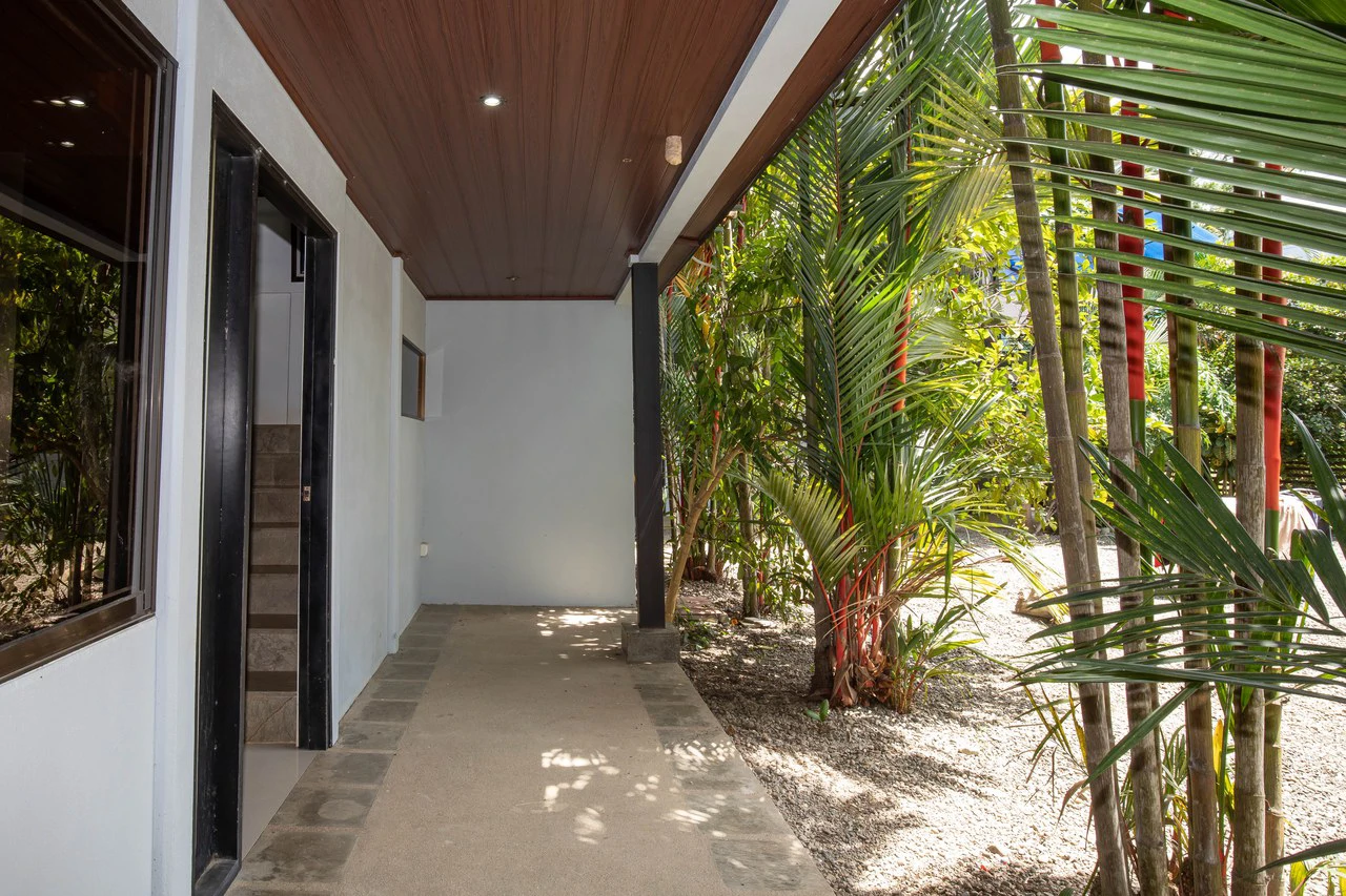 Apartment Hotel with Owners Suite, Fantastic Oportunity for Hostel in Uvita - Gallery image 9
