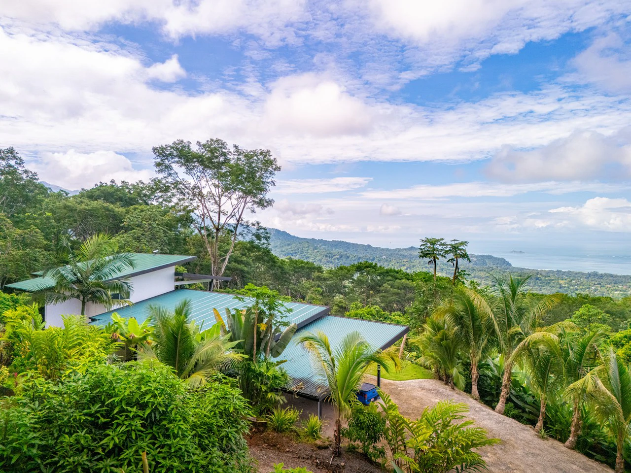 Luxury Ocean View Retreat Overlooking the Whale’s Tail – Proven Rental in Gated Enclave - Gallery image 5