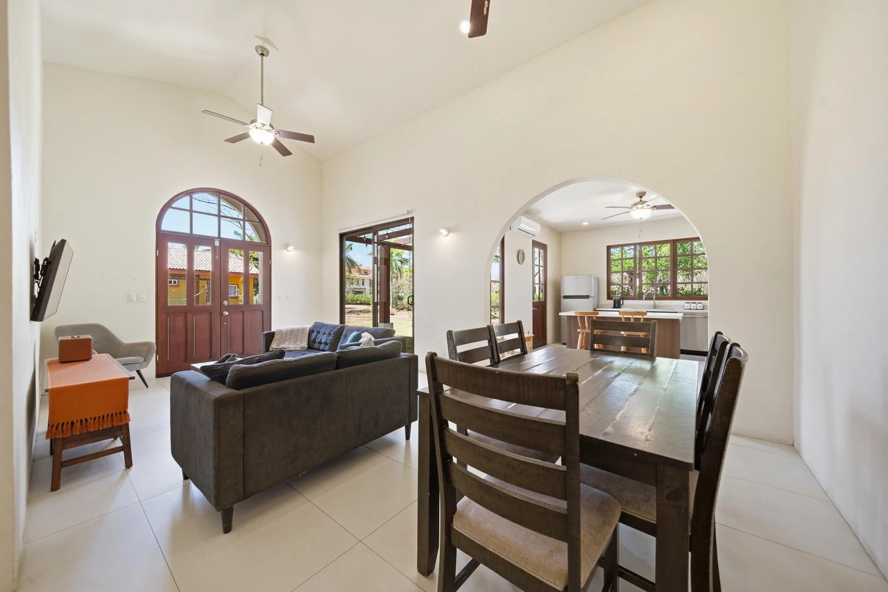 Stella Maris: Tranquil Home Within the Beauty of Altos Los Robles - Gallery image 11