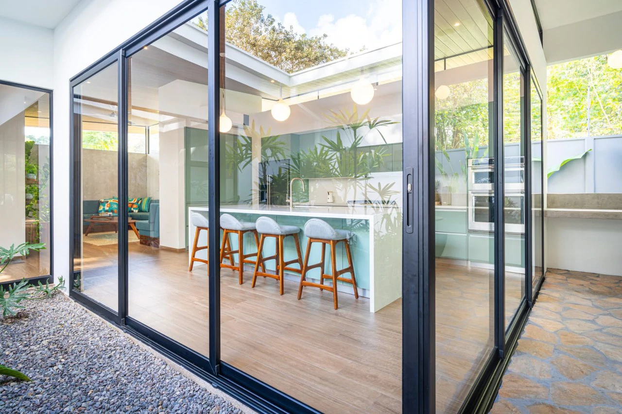 Amazing New Villa Cayman: Solar Powered and Walk to the Beach in Uvita! - Gallery image 36