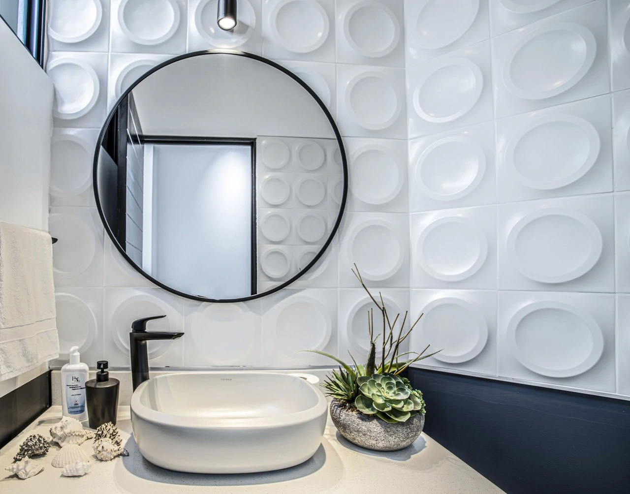 Extraordinary one story house located in a condo - Gallery image 6