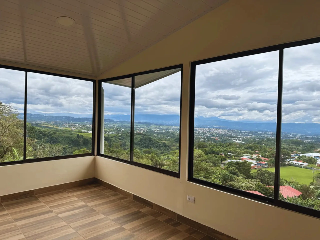 Large house with views for sale in the Sarchí area - Gallery image 14