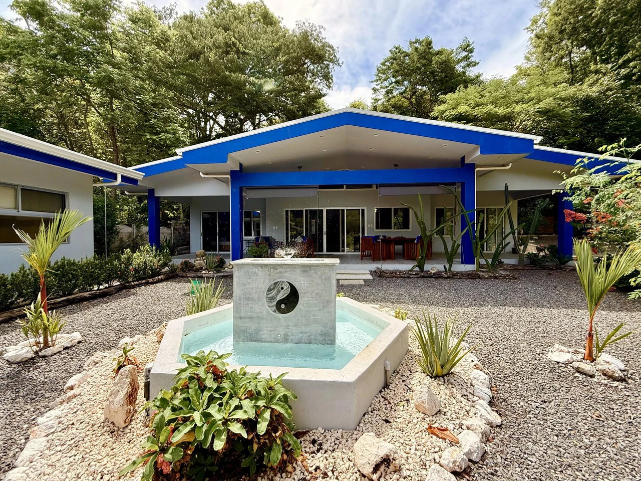Casa Tortuga: $649,000 USD  Home, Guest House & Commercial Property Near the Playa Organos Beach on the Nicoya Peninsula - photo 2