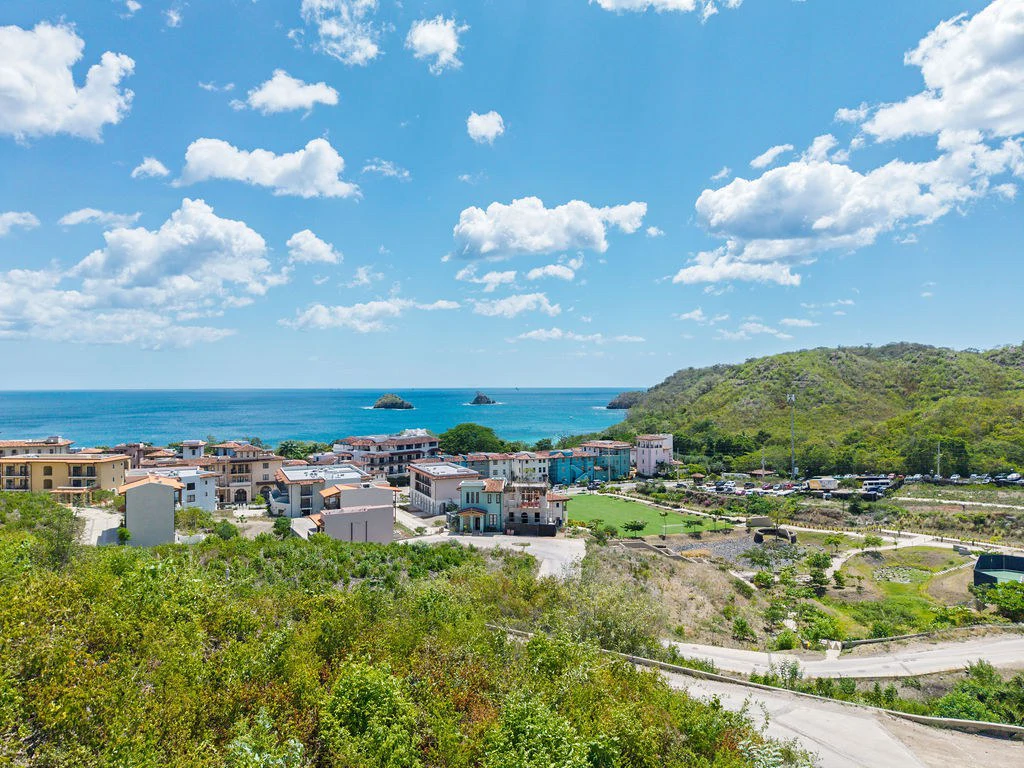 El Prado Lot 96: Build Your Dream Home with Ocean Views in Las Catalinas - photo 2