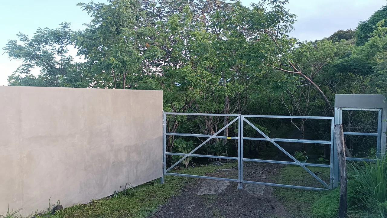 Hill top house with amazing sunset views GB0125: Peaceful Retreat with developing Potential: Property with 2 Homes and Panoramic Views in Guayabo de Bagaces - Gallery image 11