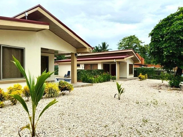 2 Homes for the Price of 1 – Turnkey Rental Income in Playa Tambor!: $325,000 USD | 6 Bedrooms | Prime Location | Excellent ROI Potential - Gallery image 2