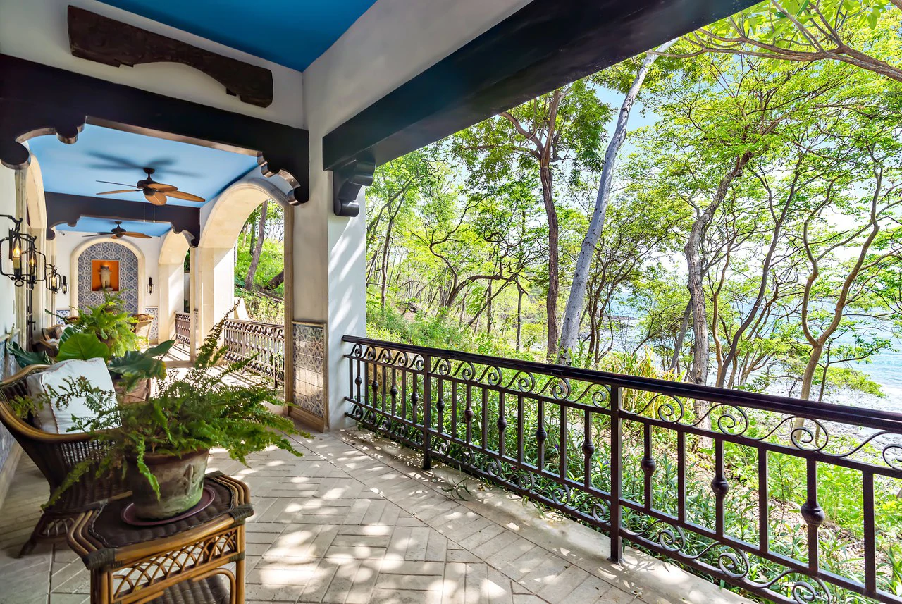 27 Cartagena: Unique Luxury Beachfront Home - Gallery image 25