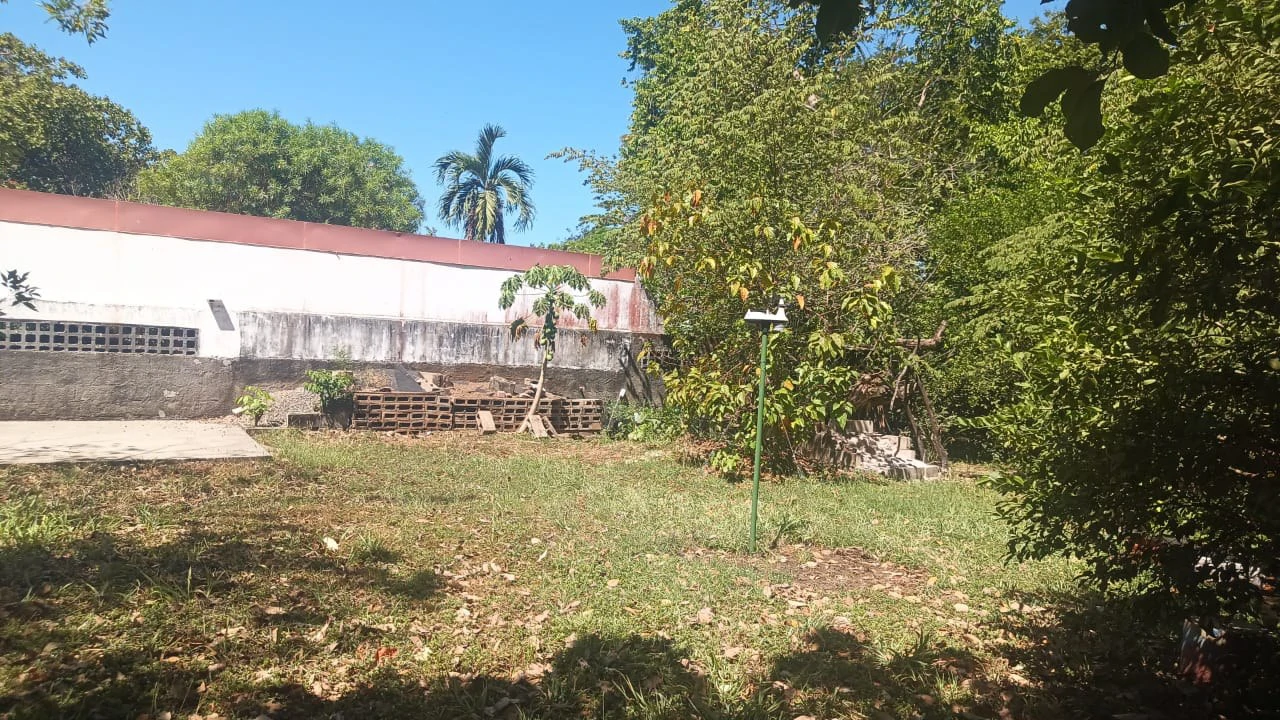 Prime Lot, very close to the beach for sale in the center of Playas del Coco - Gallery image 7