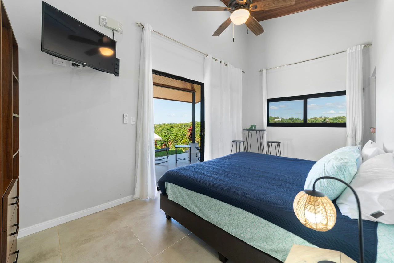 Casa Bella Vista: Brand New Hilltop Ocean View Home - Gallery image 27